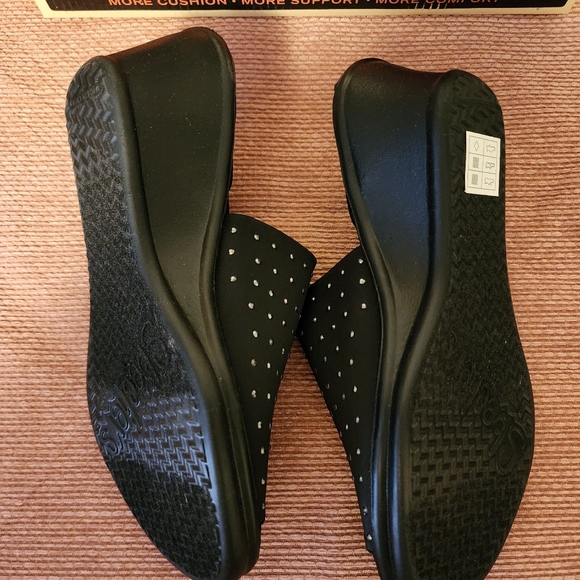 Sandals-Skechers - Picture 2 of 13